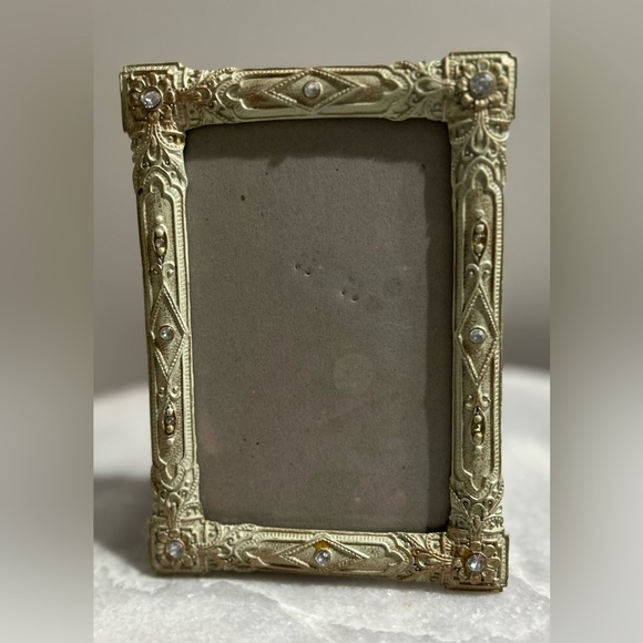 Vintage metal picture frame for 4” x 6” photo light green and gold with crystal - Picture 2 of 3